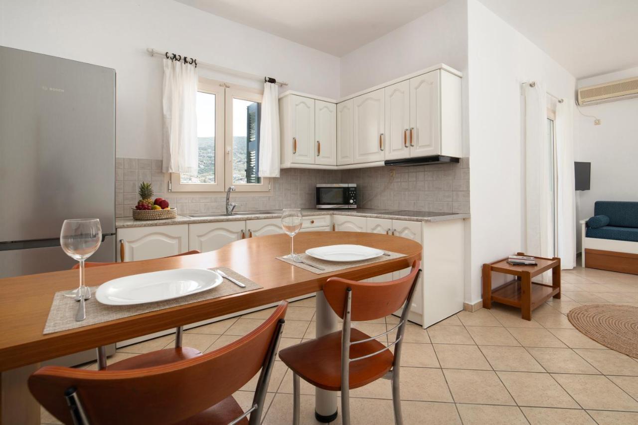 Almar Apartment *